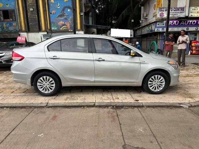 https://images10.gaadi.com/usedcar_image/4521906/original/processed_adcd536e-4946-4a00-8eba-ac807e48da9d.jpg?imwidth=6401