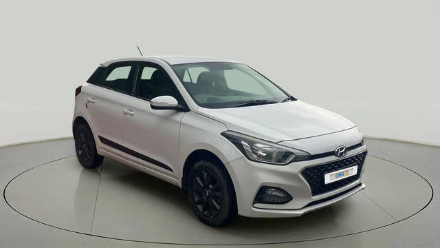 https://images10.gaadi.com/usedcar_image/4521919/original/da021f0d5eeec489f87c2d606fc3e02e.png?imwidth=6400