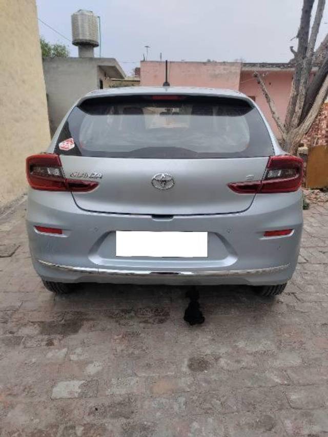 https://images10.gaadi.com/usedcar_image/4521922/original/processed_2a63ad44-3429-4571-9201-18b48d9950f8.jpg?imwidth=6401