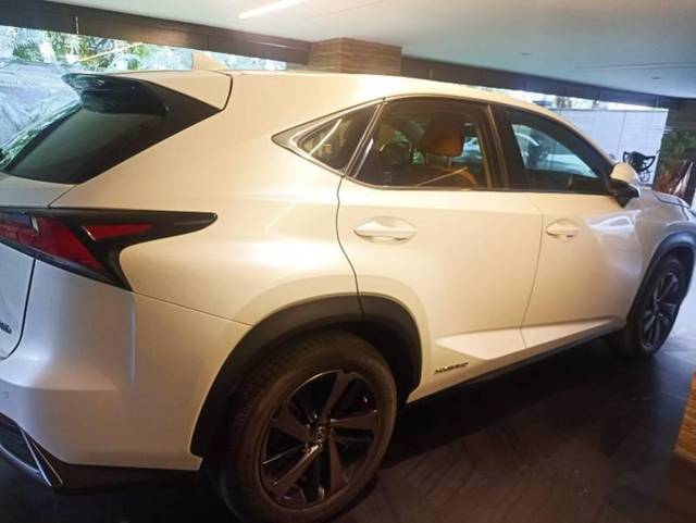 https://images10.gaadi.com/usedcar_image/4521923/original/processed_f7c9d42d-d7fd-4280-ad53-3f1e5d35785d.jpg?imwidth=6402