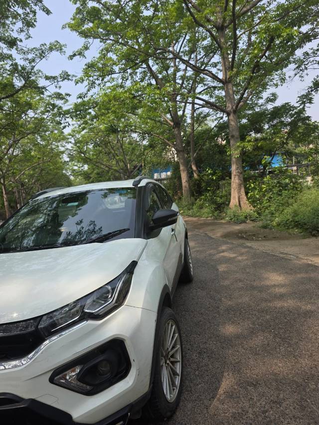 https://images10.gaadi.com/usedcar_image/4521930/original/72c0e3fe5b15f313e60da75c8a45b8ca.jpg?imwidth=6402