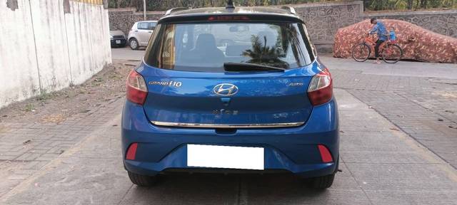 https://images10.gaadi.com/usedcar_image/4521933/original/processed_63a89cb9-c2f4-4d56-bbce-1b78d5b62bf3.jpg?imwidth=6401