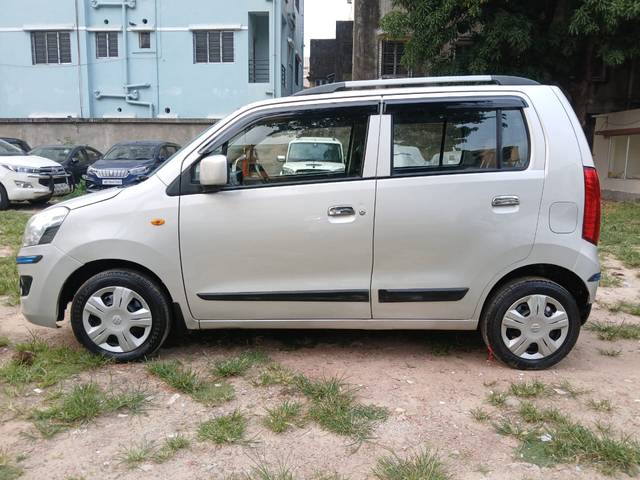 https://images10.gaadi.com/usedcar_image/4521934/original/272daca89e028549777c44ad8f11f518.jpg?imwidth=6402