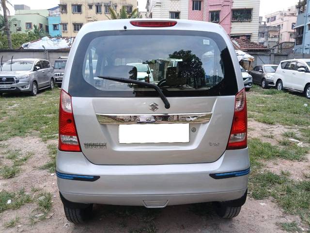 https://images10.gaadi.com/usedcar_image/4521934/original/processed_fdb323272c1ecf046a0892e9474e0293.jpg?imwidth=6401