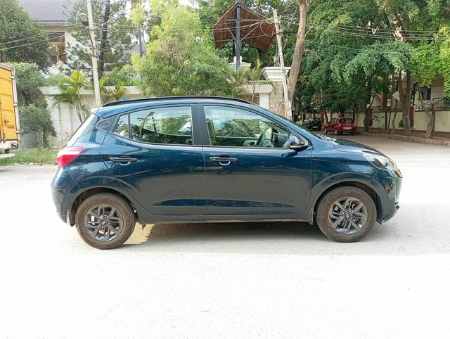 https://images10.gaadi.com/usedcar_image/4521936/original/processed_437aaabbf788e9c7b8d01e1a43559417.jpg?imwidth=6401