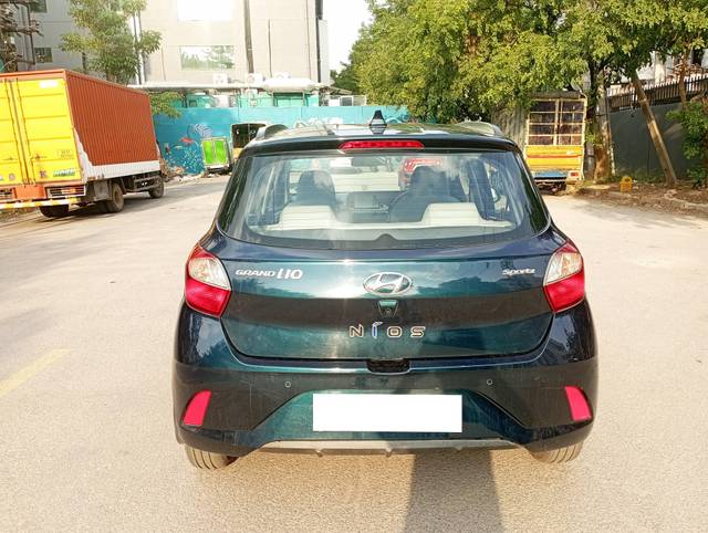 https://images10.gaadi.com/usedcar_image/4521936/original/processed_8c11aafe883516a62e0539a29c0244e8.jpg?imwidth=6402