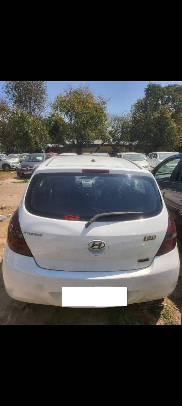 https://images10.gaadi.com/usedcar_image/4521937/original/processed_75fe84230df2956f09ff24c73dff2acf.jpg?imwidth=6401