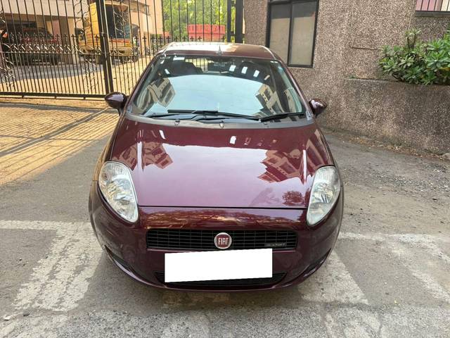https://images10.gaadi.com/usedcar_image/4521939/original/processed_73afae4b-7a21-4c91-9ed4-62aaef8f8d12.jpg?imwidth=6402