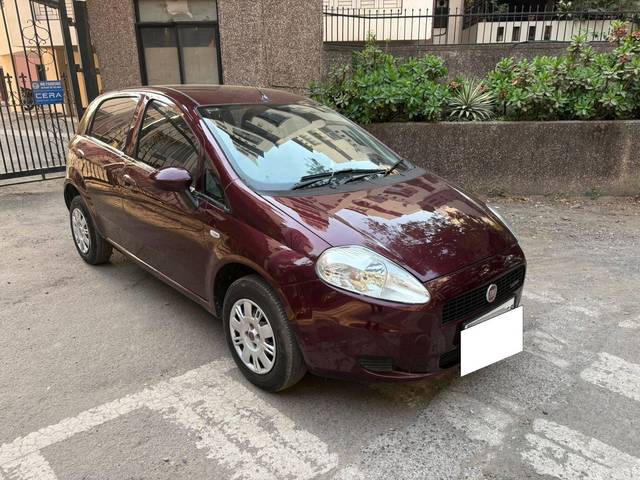 https://images10.gaadi.com/usedcar_image/4521939/original/processed_deb80b56-4292-45d8-b58a-2354e99edace.jpg?imwidth=6400