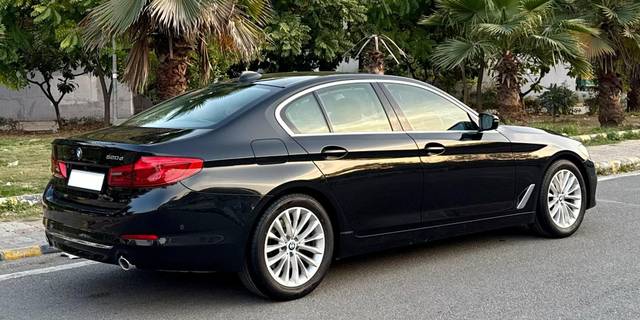 https://images10.gaadi.com/usedcar_image/4521943/original/processed_4a56b04e2de079862b2e45fe4a81a033.jpg?imwidth=6402