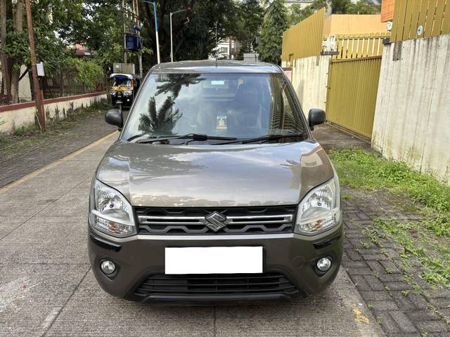 https://images10.gaadi.com/usedcar_image/4521945/original/processed_ad982c6c-ff9e-4708-9a67-96e2f4e885c0.jpg?imwidth=6400