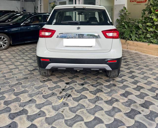 https://images10.gaadi.com/usedcar_image/4521946/original/processed_64fdba75149b586d63eb12144324be03.jpg?imwidth=6402