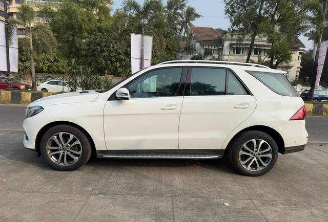 https://images10.gaadi.com/usedcar_image/4521953/original/processed_7e66a8325564dd381a2055e89ceca59c.jpeg?imwidth=6402