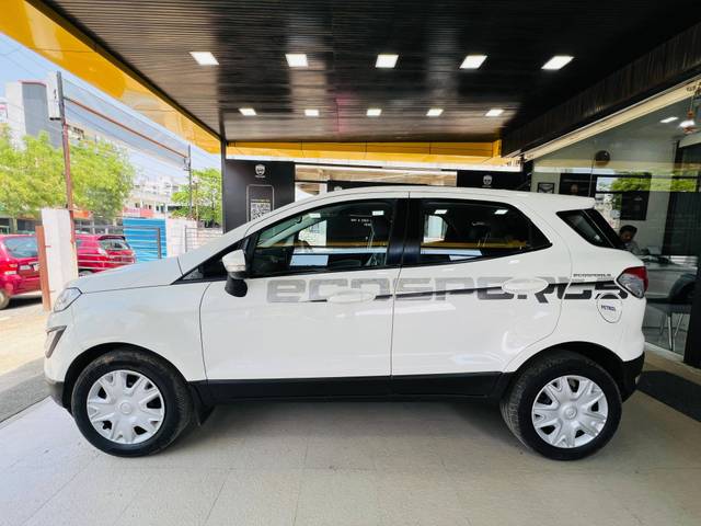 https://images10.gaadi.com/usedcar_image/4521988/original/processed_7554aee84aa163b2a2677fc922799298.jpg?imwidth=6401