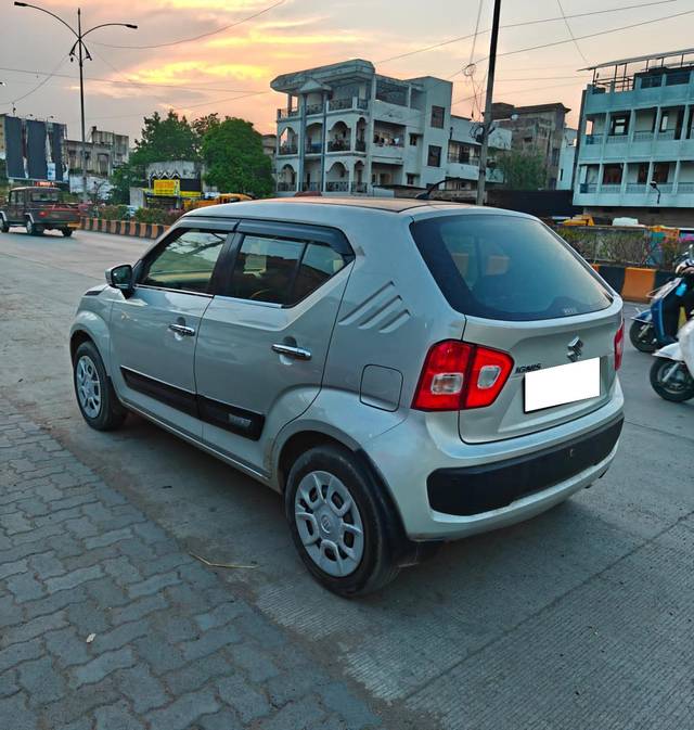 https://images10.gaadi.com/usedcar_image/4521996/original/processed_a4005a373b66f7e497bde3a7b445bfa5.jpg?imwidth=6402