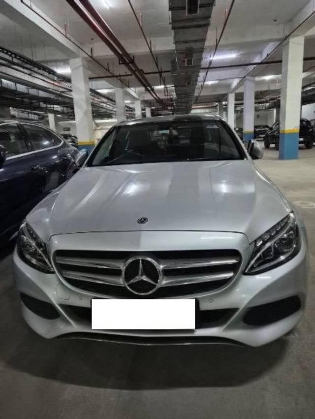 https://images10.gaadi.com/usedcar_image/4522004/original/processed_c34eeddc-513e-4ca4-908b-cc09f94d0af3.jpeg?imwidth=6401