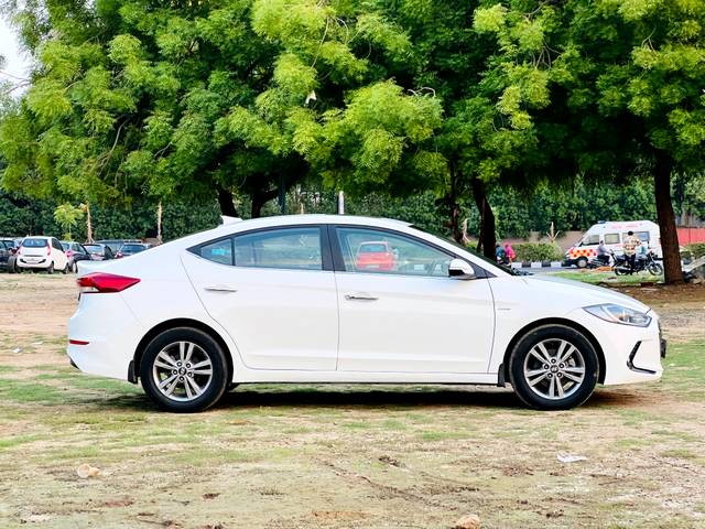 https://images10.gaadi.com/usedcar_image/4522011/original/61c83ff3c56fcc569103c28332e38760.jpg?imwidth=6401