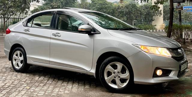 https://images10.gaadi.com/usedcar_image/4522022/original/processed_c0d9fb3d-8c42-4623-a433-c2b7ba97d875.jpg?imwidth=6400