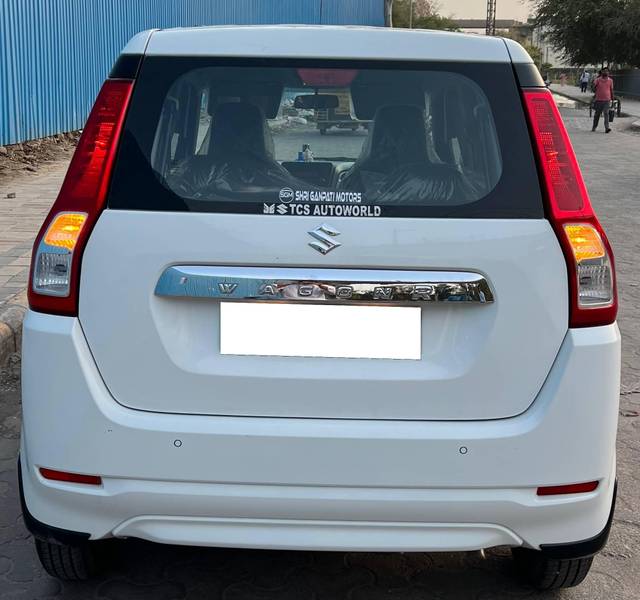 https://images10.gaadi.com/usedcar_image/4522025/original/processed_4d04f5ed-aff7-4515-84f6-535092bf9853.jpg?imwidth=6401