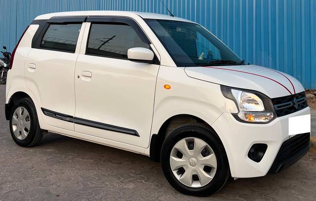 https://images10.gaadi.com/usedcar_image/4522025/original/processed_d3aad1d6-da88-4b52-bacf-8a5315a88955.jpg?imwidth=6400