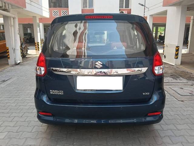 https://images10.gaadi.com/usedcar_image/4522041/original/processed_8fdaf5431725fa7fa2c75aa3b49322c5.jpg?imwidth=6402