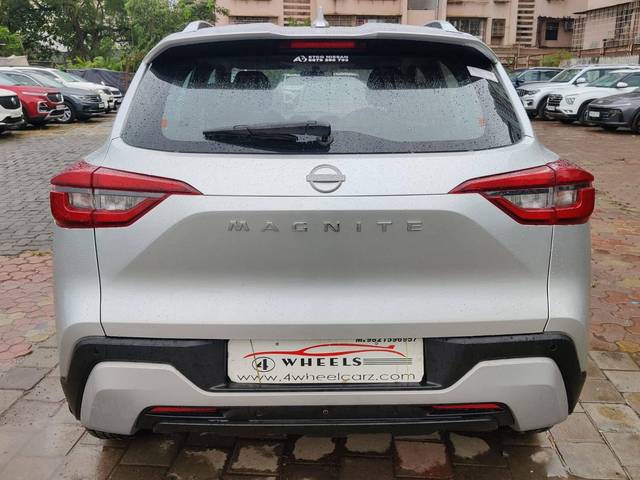 https://images10.gaadi.com/usedcar_image/4522043/original/processed_e06c4ca02aa7dbb89bd7c8413cb4f5d7.jpeg?imwidth=6401