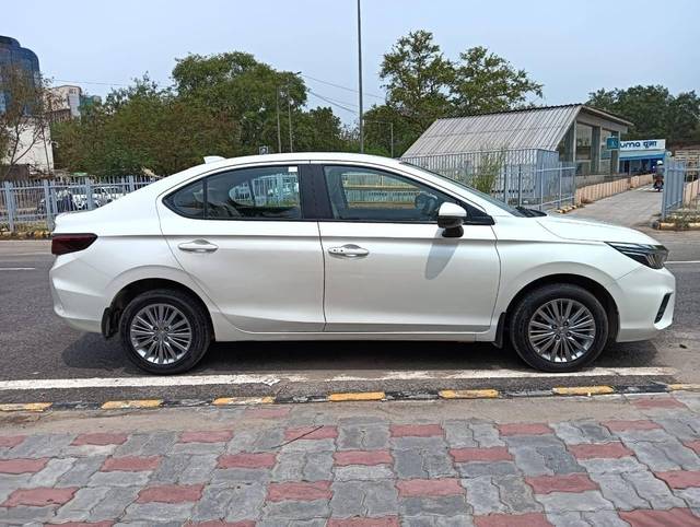 https://images10.gaadi.com/usedcar_image/4522045/original/processed_27d4e2020fa34b0fc33a073169057245.jpg?imwidth=6401