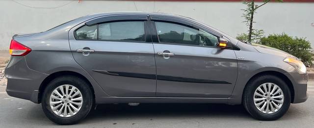 https://images10.gaadi.com/usedcar_image/4522052/original/processed_165b6753-4dd0-4bd8-bb29-33979fe3455e.jpg?imwidth=6401