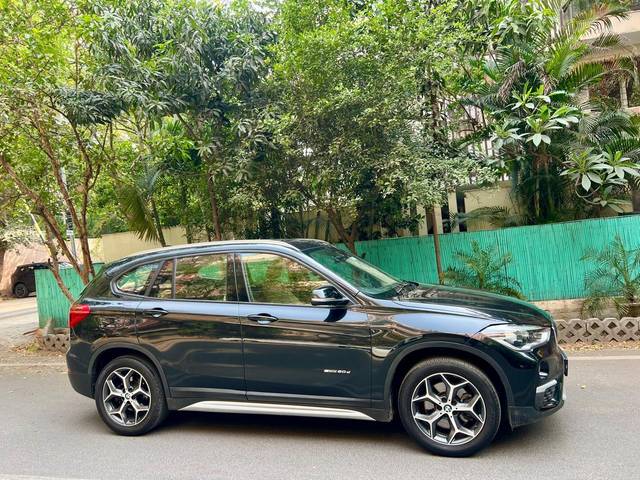 https://images10.gaadi.com/usedcar_image/4522054/original/processed_1fd98a9f1b06bf93eedb7cf5e52e449f.jpg?imwidth=6401