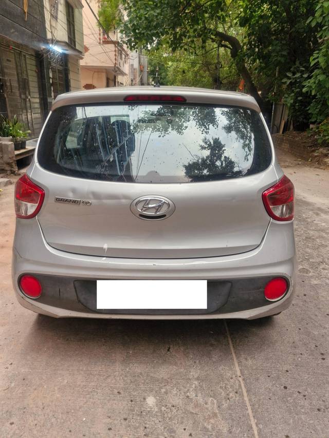 https://images10.gaadi.com/usedcar_image/4522058/original/processed_f83d2f93975254eb83e044d68914df51.jpg?imwidth=6401