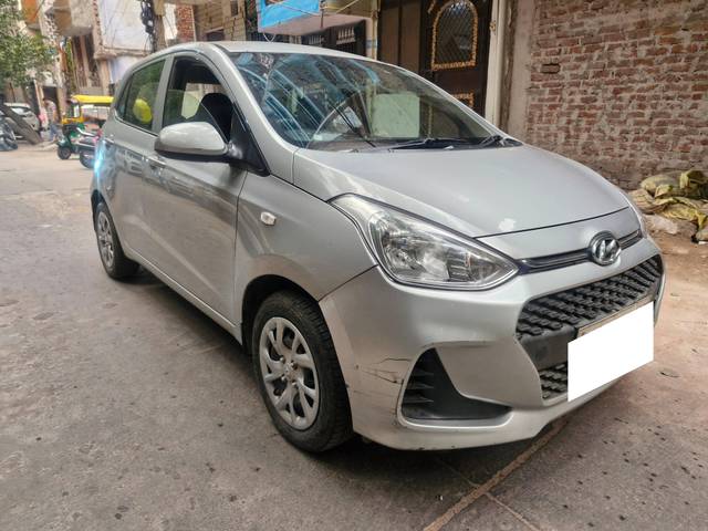 https://images10.gaadi.com/usedcar_image/4522058/original/processed_fa60d475f9e65ef0d43d1d414f5a102b.jpg?imwidth=6400