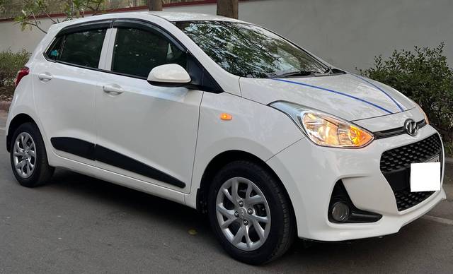 https://images10.gaadi.com/usedcar_image/4522060/original/processed_47e62d15-0147-4414-8b7f-3b58866f7a50.jpg?imwidth=6400
