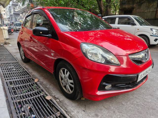 https://images10.gaadi.com/usedcar_image/4522061/original/processed_5a63d26acf9d78bf2591bf30913222e4.jpg?imwidth=6400