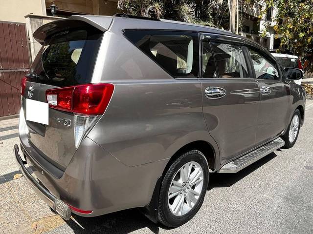 https://images10.gaadi.com/usedcar_image/4522099/original/processed_28a5fa16fcb61542a0261da2e0489488.jpg?imwidth=6401