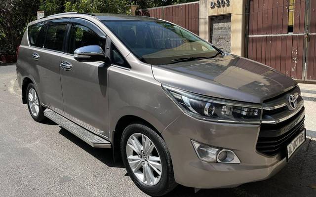 https://images10.gaadi.com/usedcar_image/4522099/original/processed_8378ffc746b01bbe643b41f6223b2739.jpg?imwidth=6400