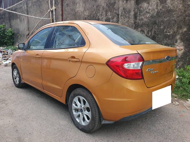 https://images10.gaadi.com/usedcar_image/4522103/original/processed_68fe6bdaa8311888c85eb67fe4a6b805.jpg?imwidth=6402