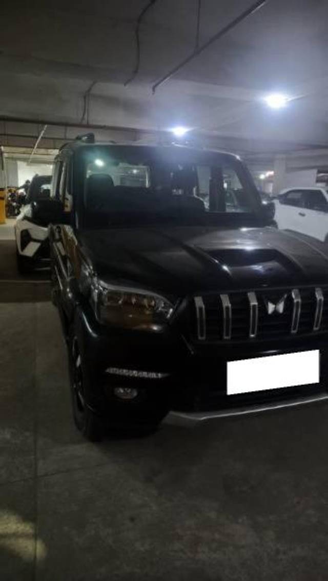 https://images10.gaadi.com/usedcar_image/4522112/original/processed_4411046a-6217-451e-904b-0118329baf71.jpg?imwidth=6400