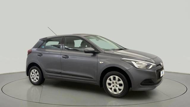 https://images10.gaadi.com/usedcar_image/4522124/original/2712f6f1c8218957a8ff4010d9d78964.jpg?imwidth=6400