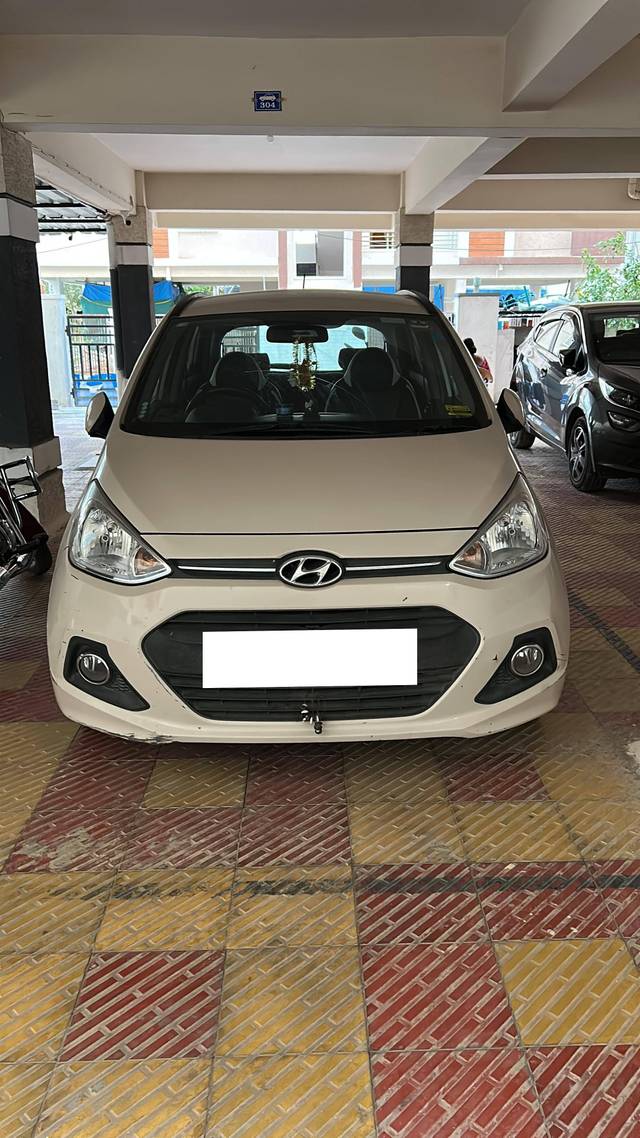 https://images10.gaadi.com/usedcar_image/4522154/original/processed_cd69894a-206e-47eb-b837-0835ffe4b393.jpg?imwidth=6402