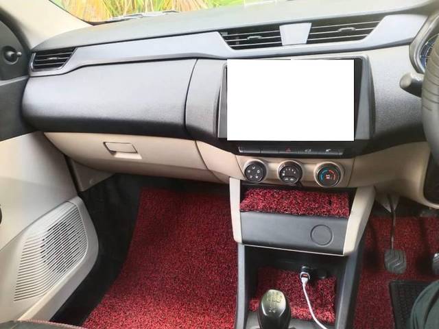 https://images10.gaadi.com/usedcar_image/4522193/original/processed_c2adb2cd-b034-4792-9917-973338791ac5.jpg?imwidth=6402