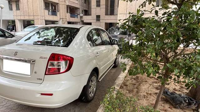 https://images10.gaadi.com/usedcar_image/4522199/original/processed_501a878f-b930-4209-81a4-220509f62468.jpeg?imwidth=6402