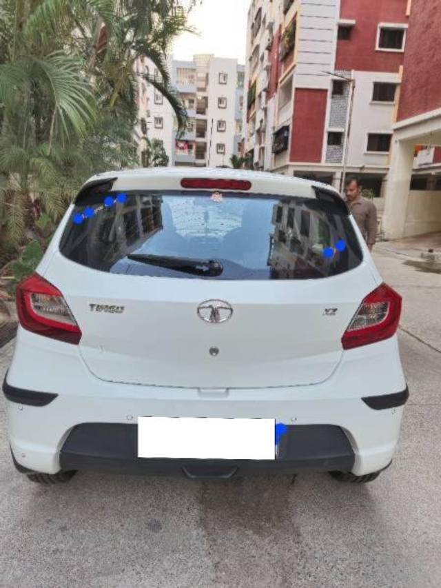 https://images10.gaadi.com/usedcar_image/4522223/original/processed_ba0f52f4-5904-40cd-a6a7-093d6e095c07.jpg?imwidth=6401