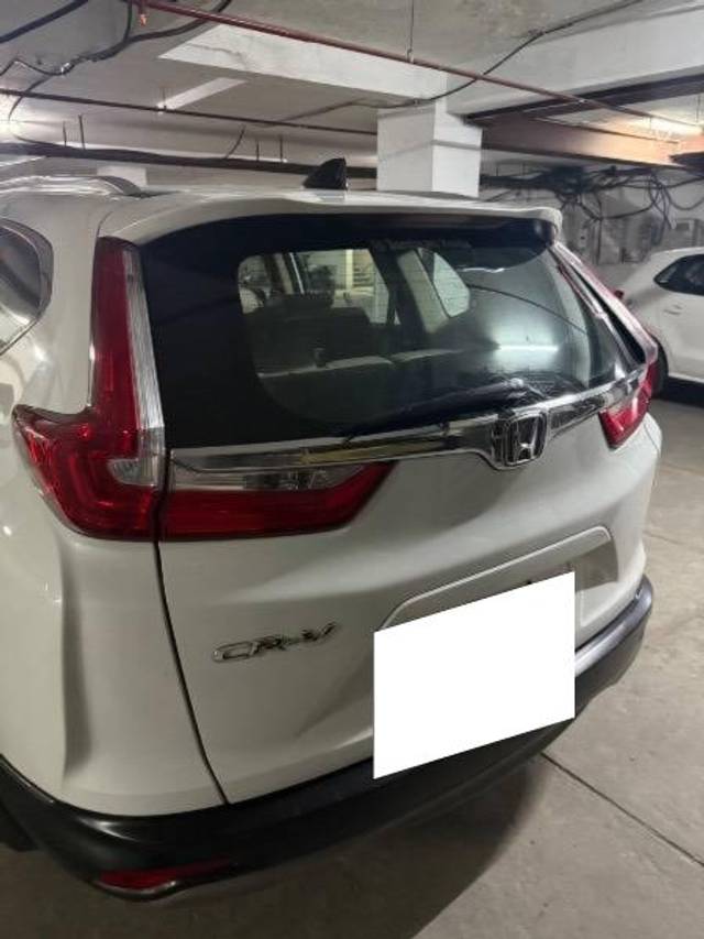 https://images10.gaadi.com/usedcar_image/4522272/original/processed_e9fdc27d-711a-4375-930b-9c48d9bd6a7b.jpeg?imwidth=6402
