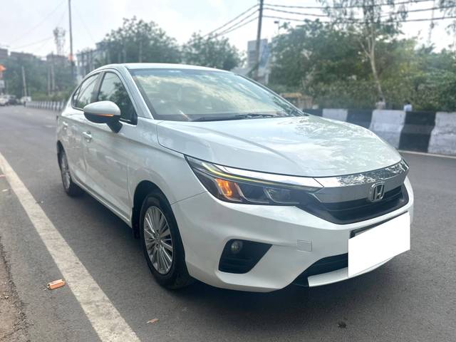 https://images10.gaadi.com/usedcar_image/4522286/original/processed_bec5dabc-34f0-47b9-bc68-4d645fc2d3f8.jpg?imwidth=6400