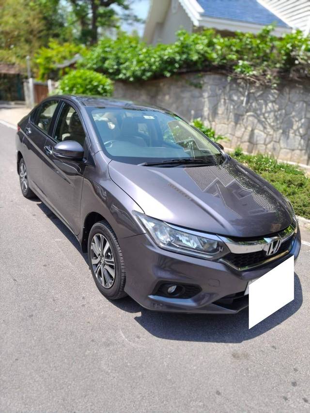https://images10.gaadi.com/usedcar_image/4522288/original/processed_8608d3c48384e9fc6faa4d0bcca76956.jpg?imwidth=6400