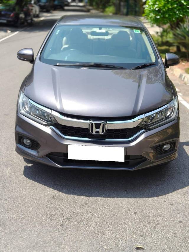 https://images10.gaadi.com/usedcar_image/4522288/original/processed_a1c743ecb517bed0107c2402269868cc.jpg?imwidth=6400