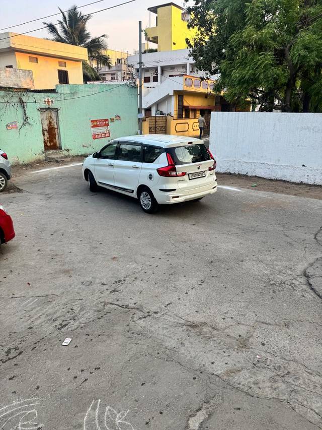 https://images10.gaadi.com/usedcar_image/4522294/original/processed_3225daa1ee3761eebbd3c28e39283eab.jpg?imwidth=6402