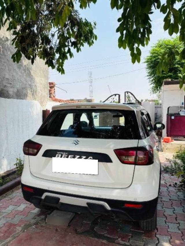 https://images10.gaadi.com/usedcar_image/4522348/original/processed_e7912fce-d522-4a32-89a8-ae1f715d9919.jpeg?imwidth=6401