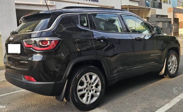 https://images10.gaadi.com/usedcar_image/4522352/original/processed_3152154d42bc006758eadaa038f6d9b1.jpg?imwidth=6401