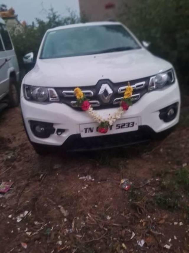 https://images10.gaadi.com/usedcar_image/4522355/original/processed_508c5c1e-a8f0-454a-85aa-095b9024c33d.jpg?imwidth=6400